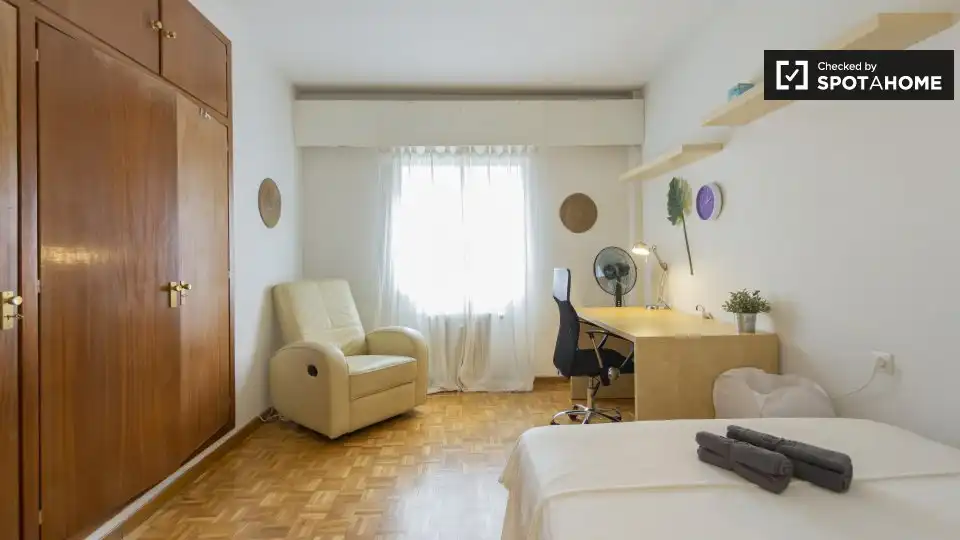 Bedroom of Flat for rent in Madrid  with Air Conditioner, Heating and Furnished