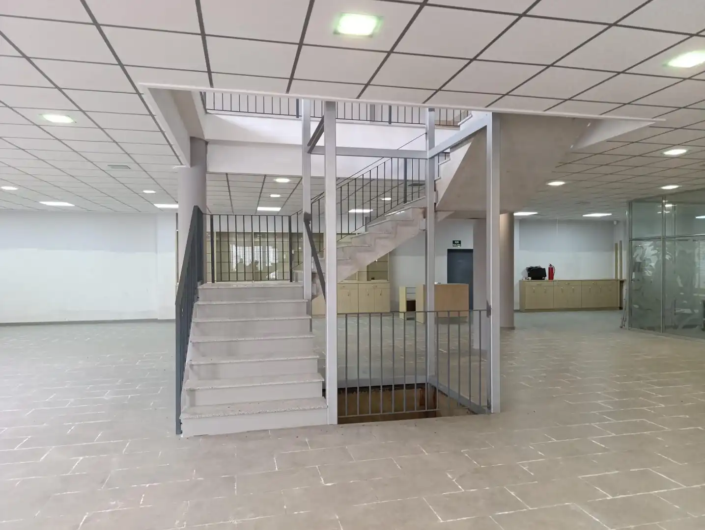 Industrial building for sale in Calle Peral 10, imagen 4