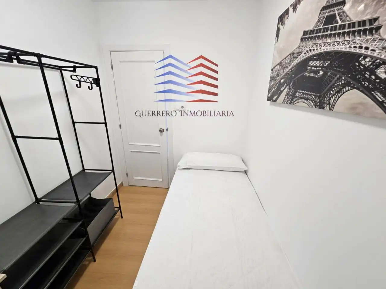 Schlafzimmer von Wohnungen zur Miete in Ourense Capital  mit Heizung, Parkett und Möbliert