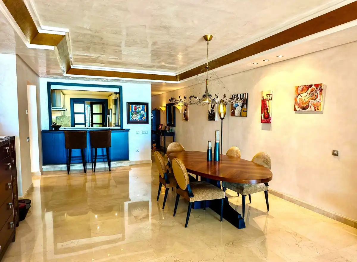 Comedor de Ático en venta en Marbella con Aire acondicionado, Terraza y Sauna