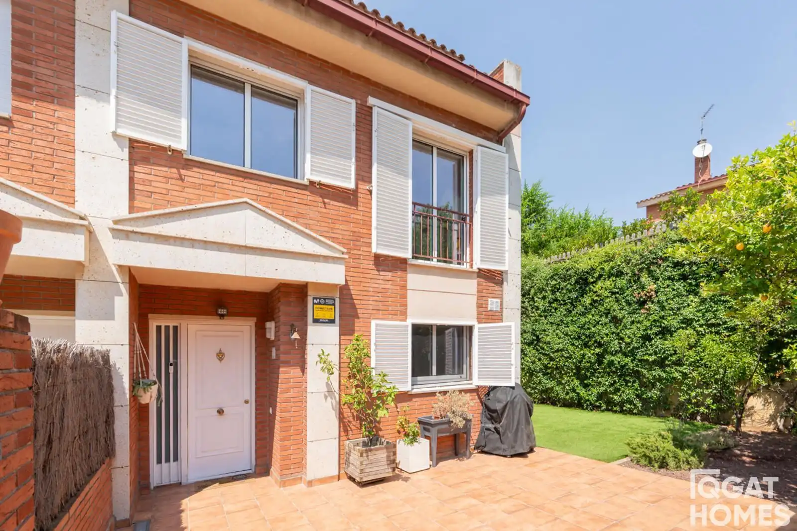 Vista exterior de Casa adosada en venta en Sant Cugat del Vallès con Aire acondicionado, Calefacción y Trastero