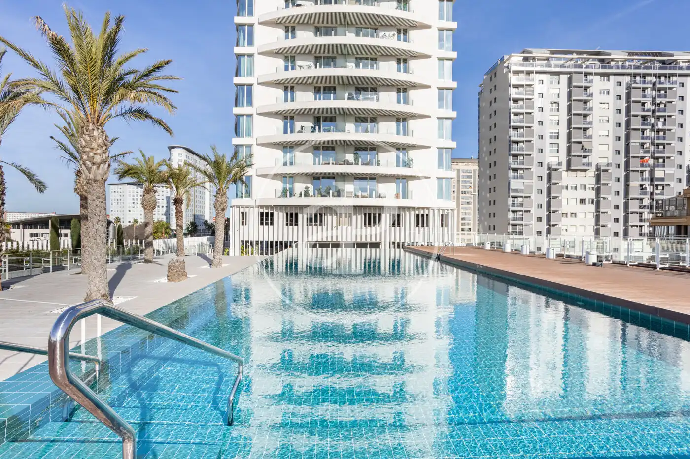 Piscina de Pis de lloguer en Valencia amb Aire condicionat, Calefacció i Traster