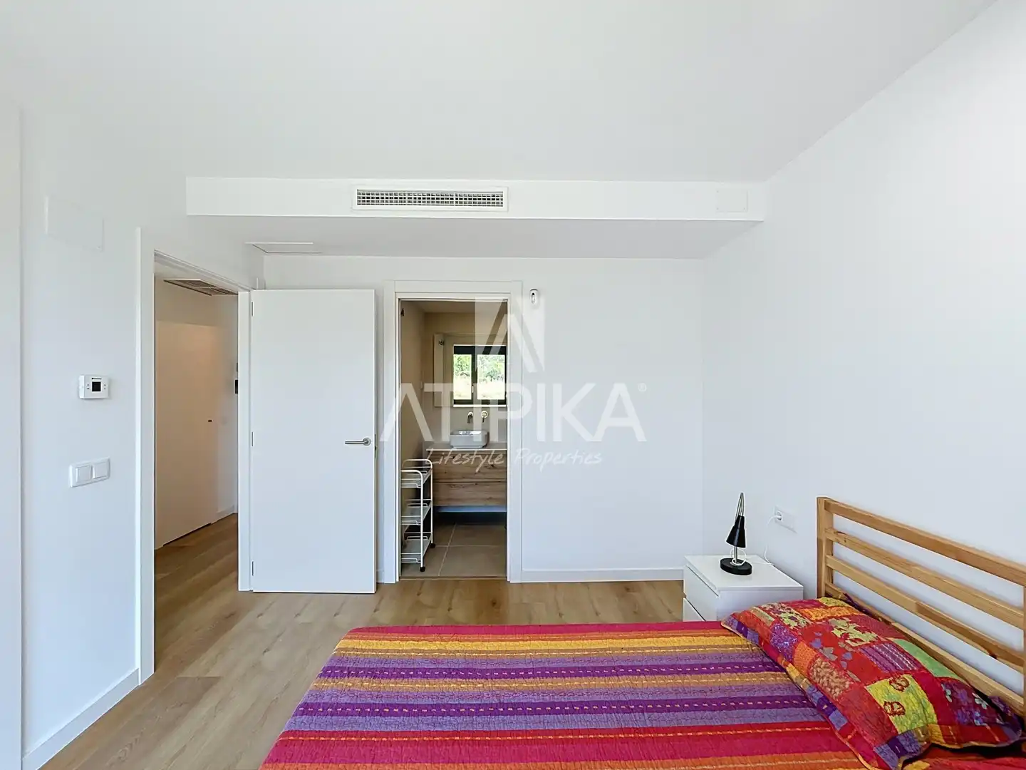Bedroom of Flat for rent in Barcelona  with Air Conditioner, Parquet flooring and Storage room