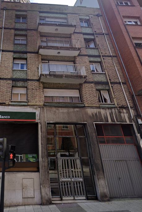 Vista exterior de Pis en venda en Oviedo 