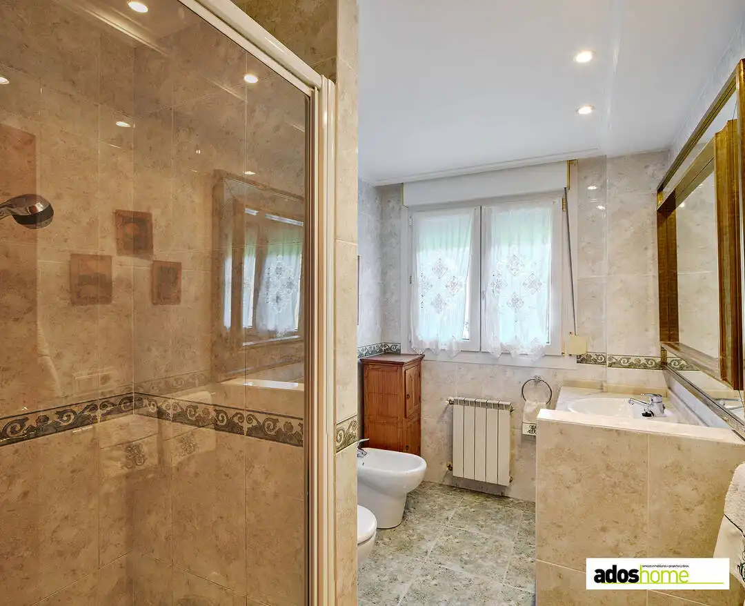 Baño de Casa adosada en venta en Zarautz con Calefacción