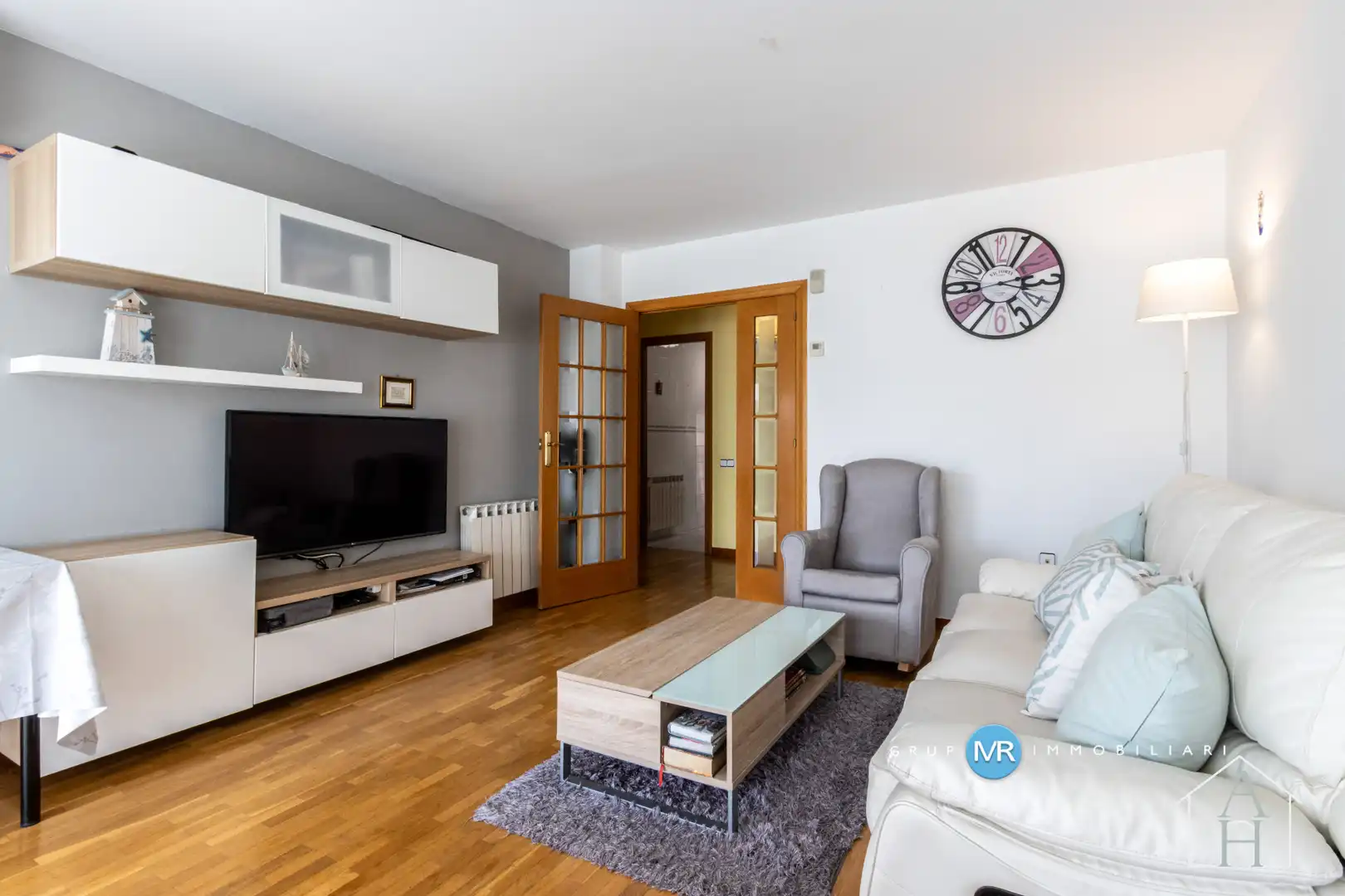 Living room of Flat for sale in Terrassa  with Air Conditioner, Heating and Parquet flooring