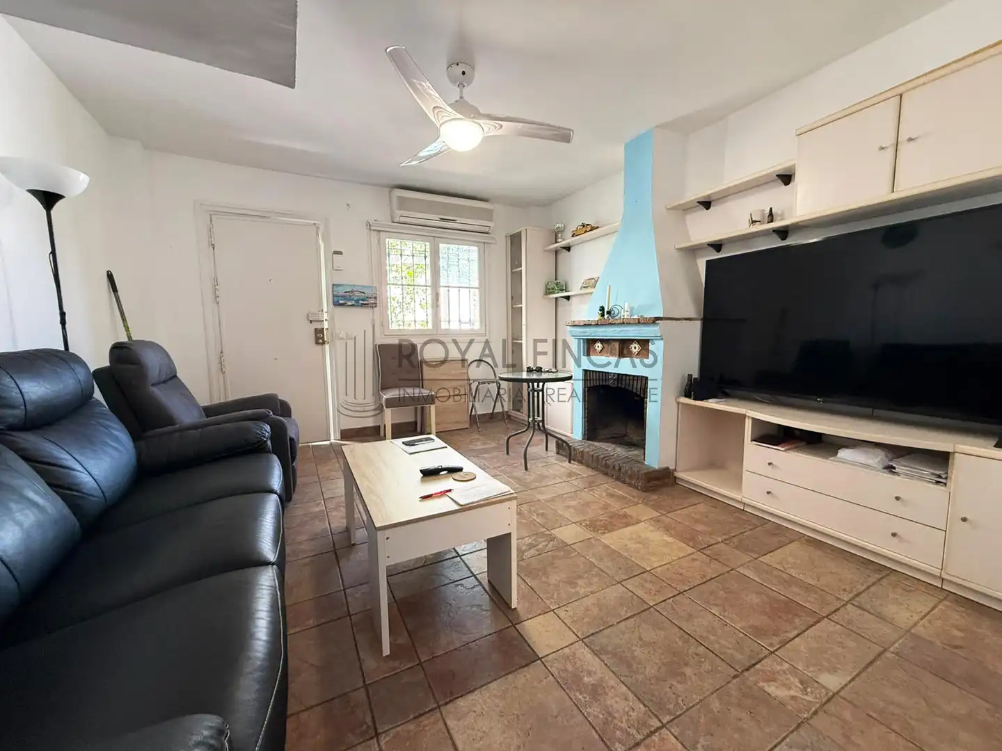 Sala de estar de Casa adosada en venta en Torremolinos con Aire acondicionado, Jardín privado y Terraza