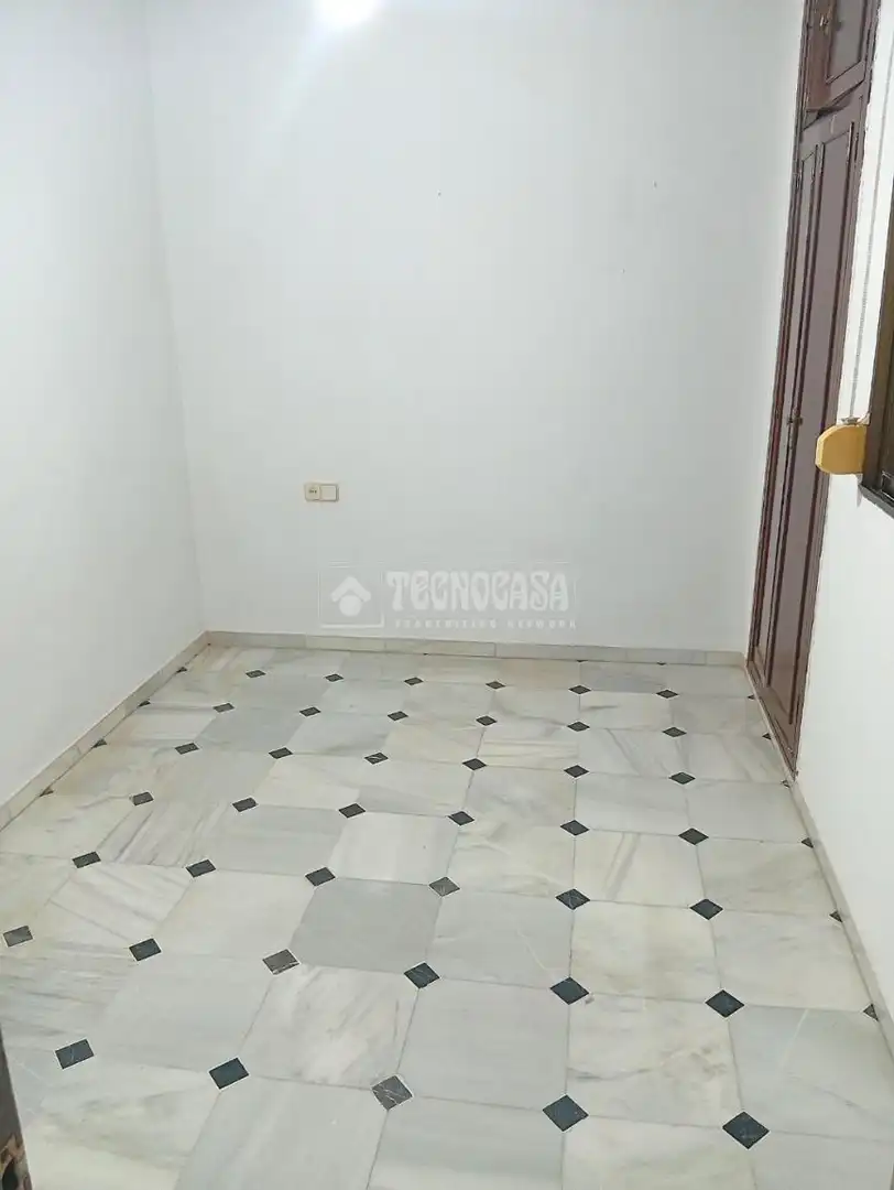 Habitación de Casa adosada en venta en Coria del Río