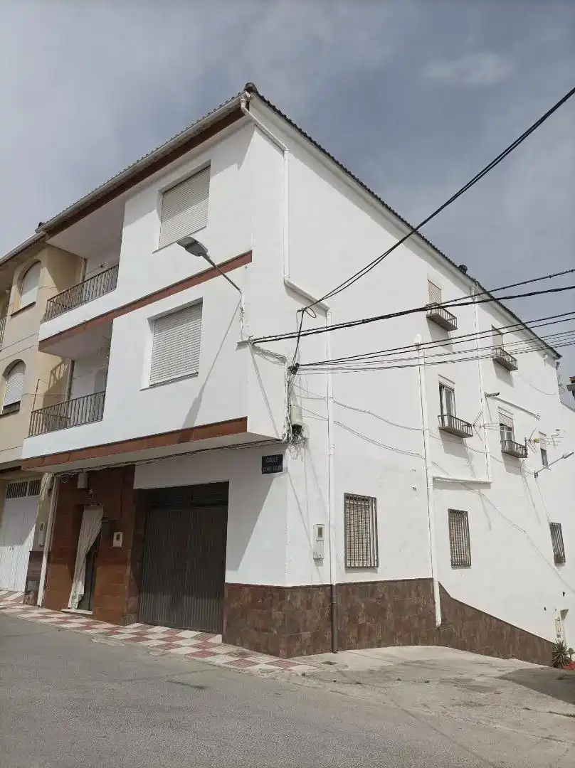 Vista exterior de Casa adosada en venda en Noalejo amb Aire condicionat, Jardí privat i Traster