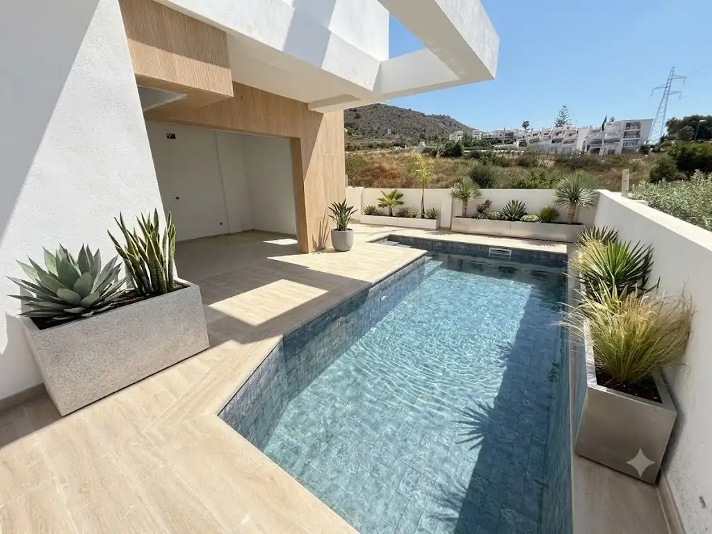 Piscina de Casa o chalet en venta en Nerja con Aire acondicionado, Jardín privado y Piscina