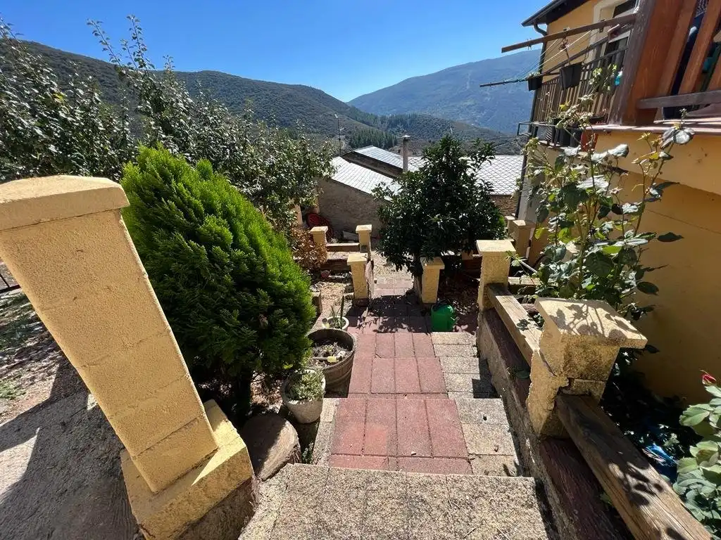 Vista exterior de Finca rústica en venta en Puente de Domingo Flórez con Jardín privado, Amueblado y Balcón
