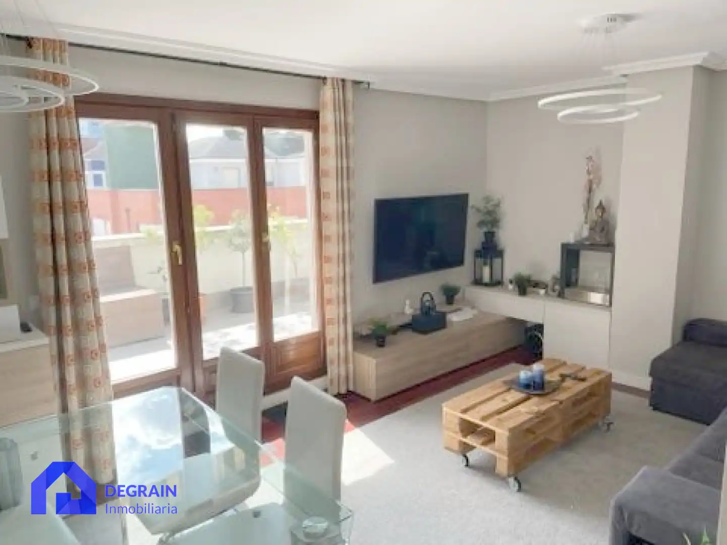 Wohnzimmer von Dachboden zur Miete in Oviedo  mit Heizung, Parkett und Terrasse