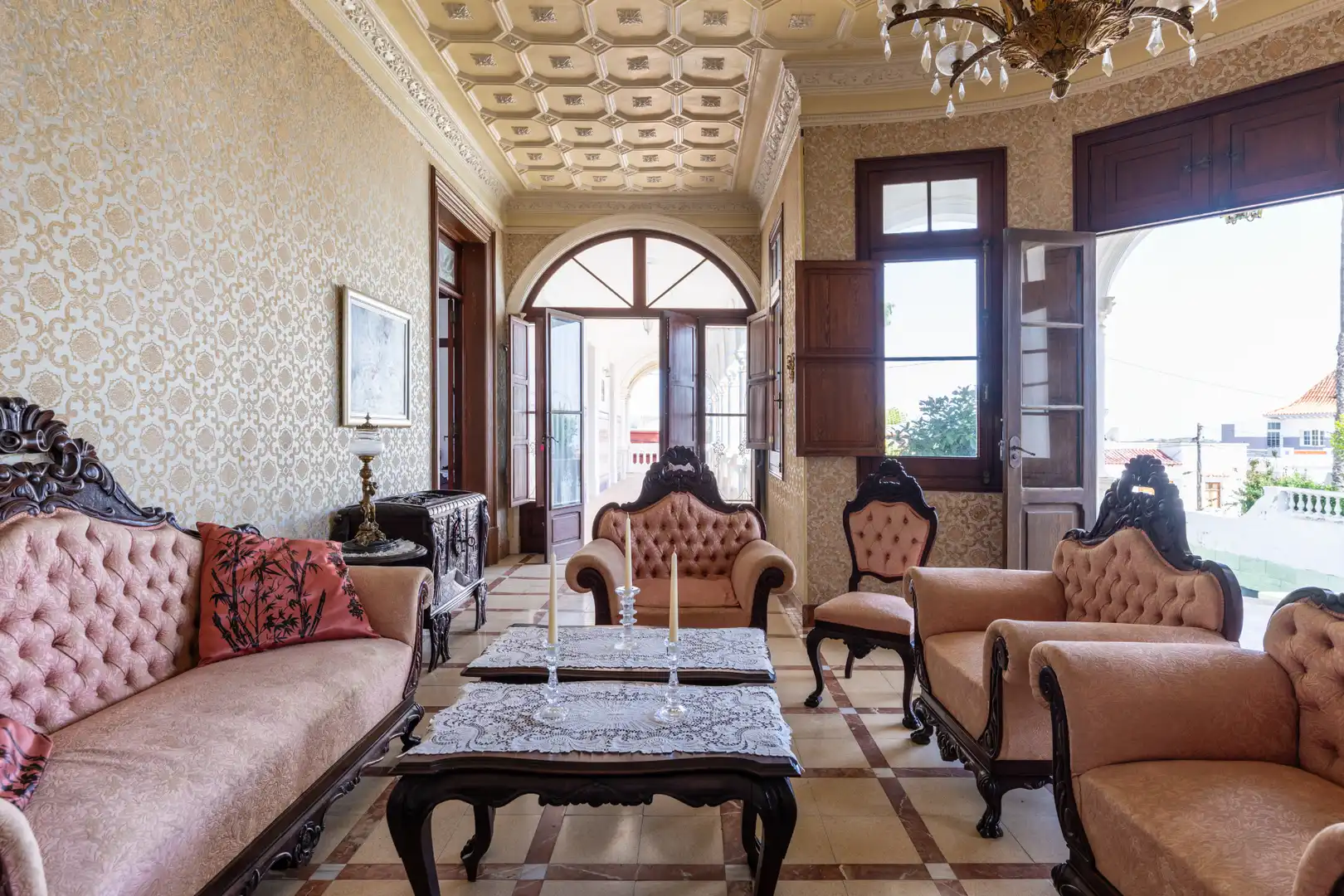 Sala d'estar de Casa adosada en venda en Las Palmas de Gran Canaria amb Jardí privat, Traster i Moblat