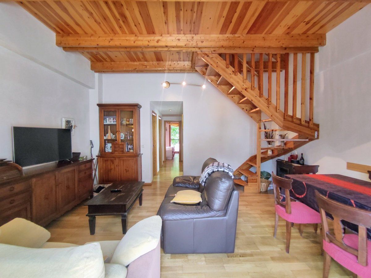 Sala d'estar de Àtic en venda en San Juan de Plan amb Calefacció, Terrassa i Traster