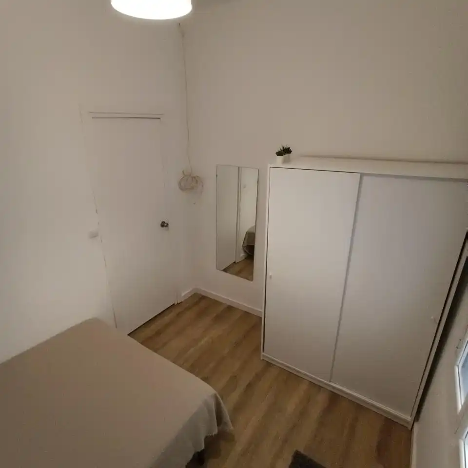 Habitación de Piso en venta en Barcelona con Parquet, Trastero y Amueblado
