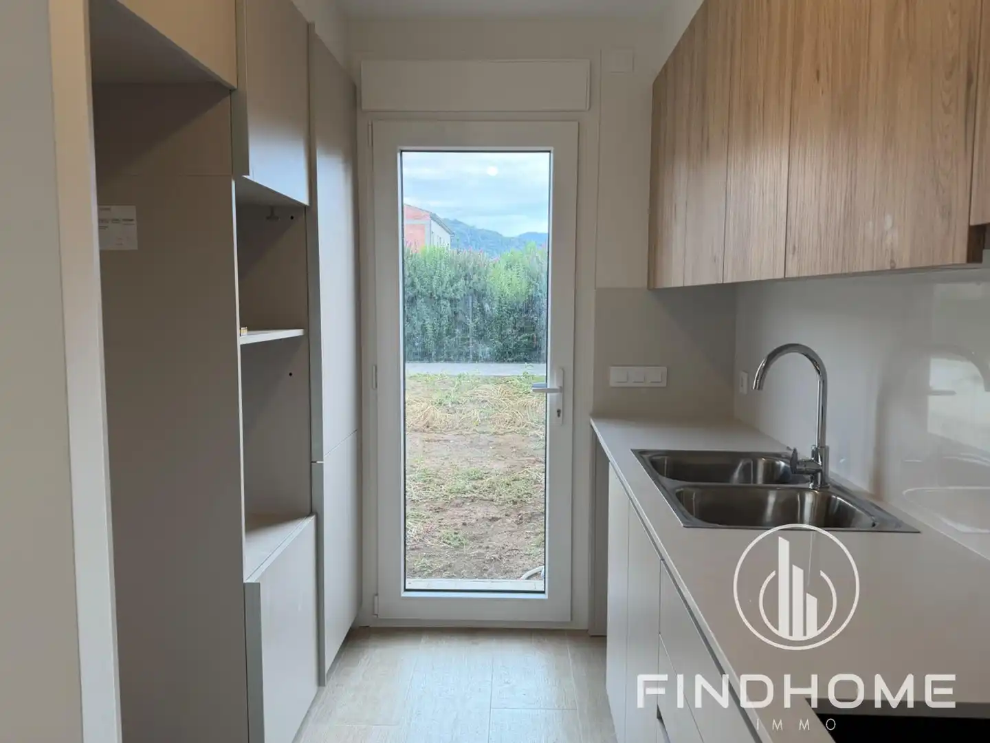 Casa aparellada amb terrassa en venda a Avinguda Fernando Laparte, imagen 10