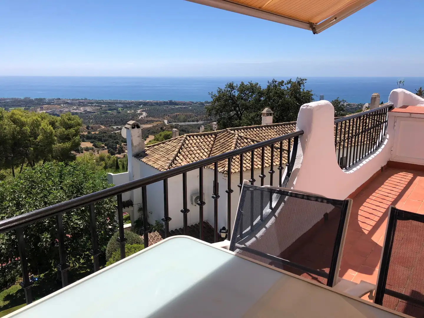 Terrasse von Dachboden zum Verkauf in Marbella mit Parkett, Terrasse und Ofen