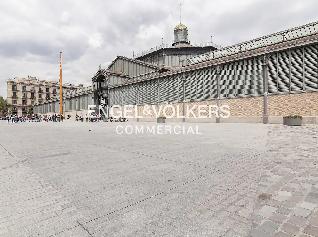 Vista exterior de Local de lloguer en Barcelona amb Aire condicionat, Calefacció i Terrassa