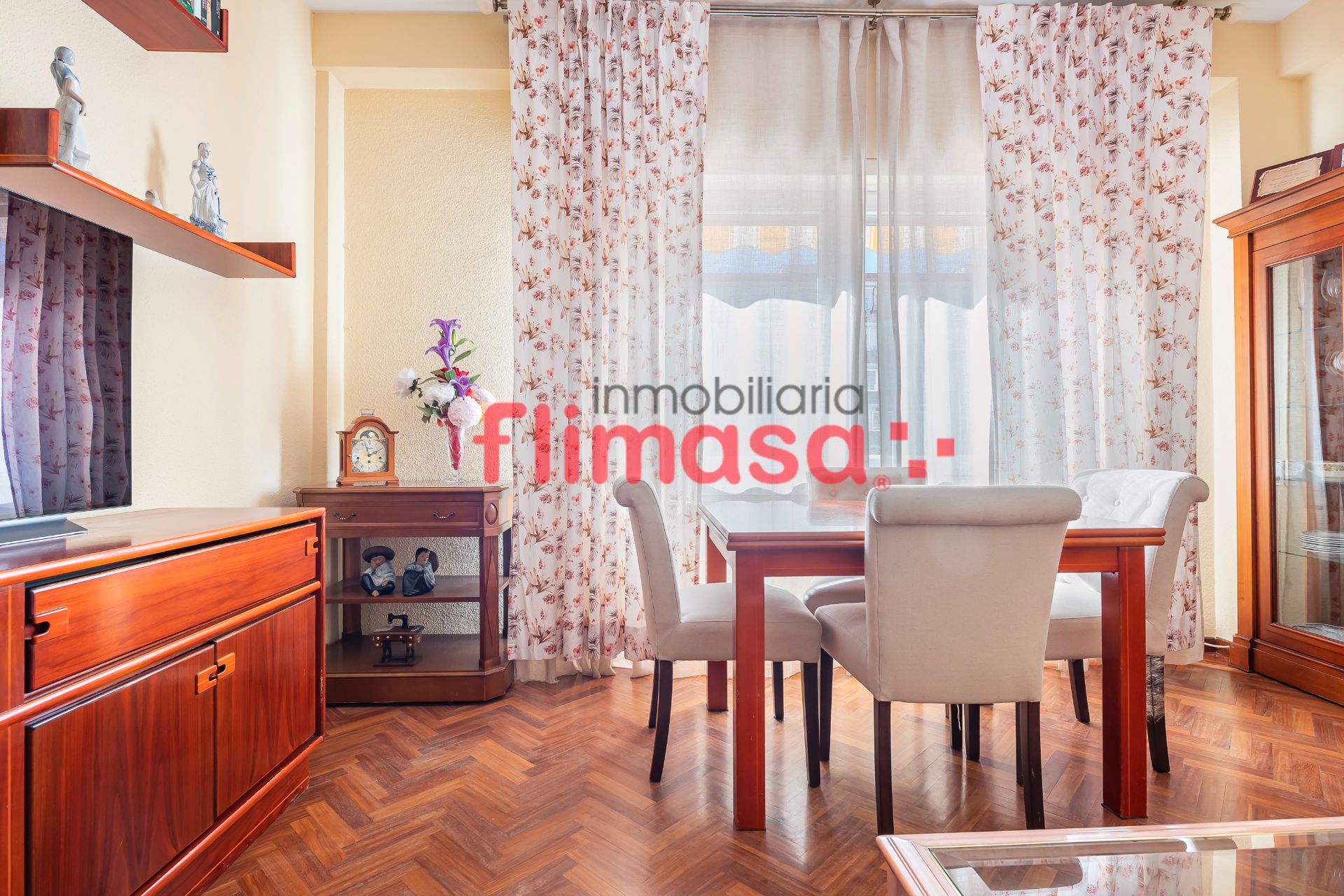 Dining room of Apartment for sale in Alcorcón  with Air Conditioner, Heating and Parquet flooring