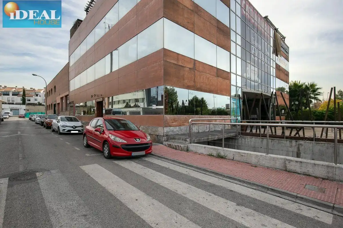 Gebäude zum Verkauf in Parque Lagos