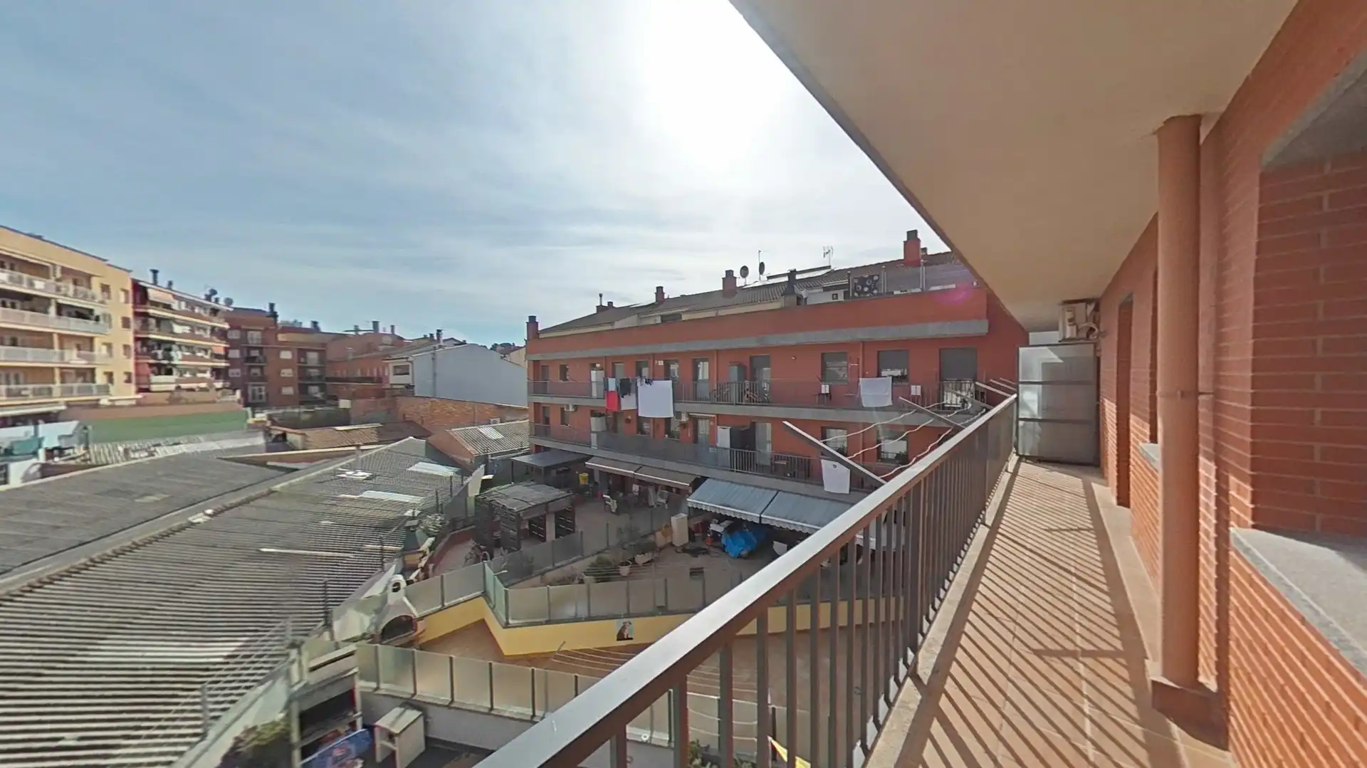 Vista exterior de Dúplex en venta en Manresa con Terraza, Trastero y Balcón