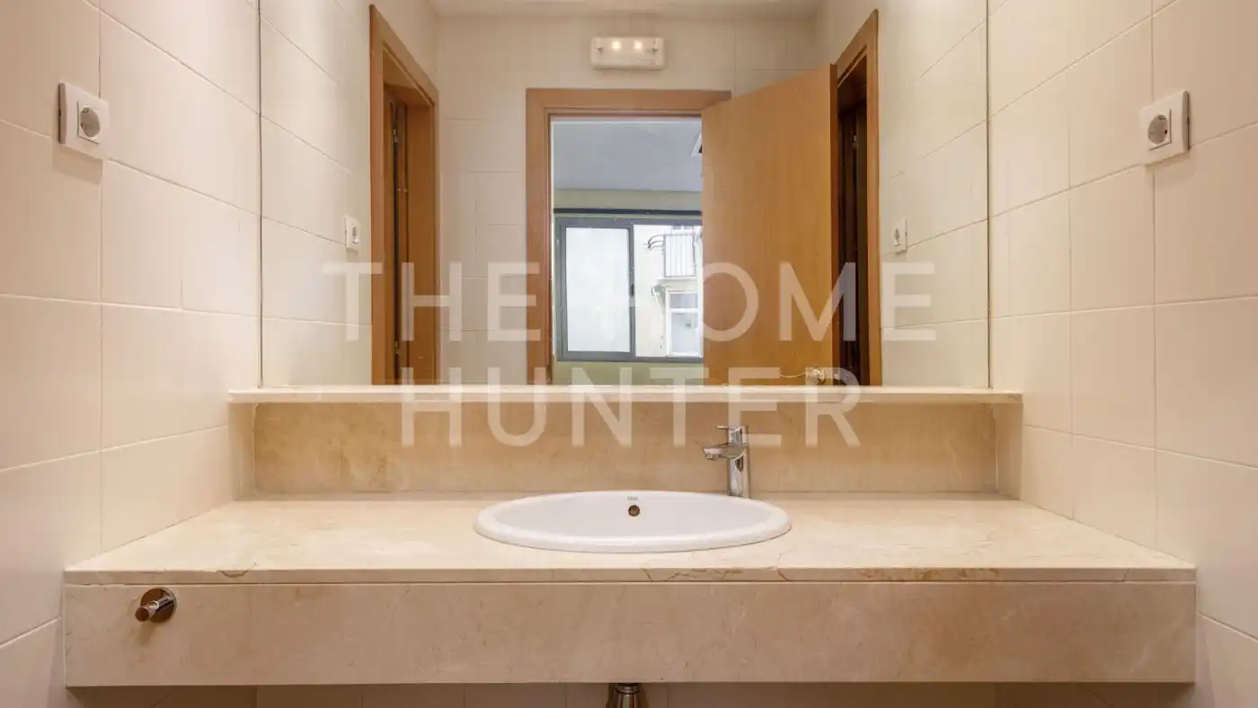 Baño de Oficina de alquiler en Barcelona con Calefacción