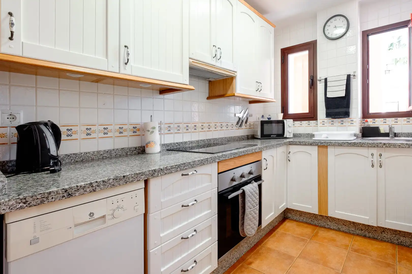 Cuina de Apartament en venda en Frigiliana amb Aire condicionat, Calefacció i Jardí privat