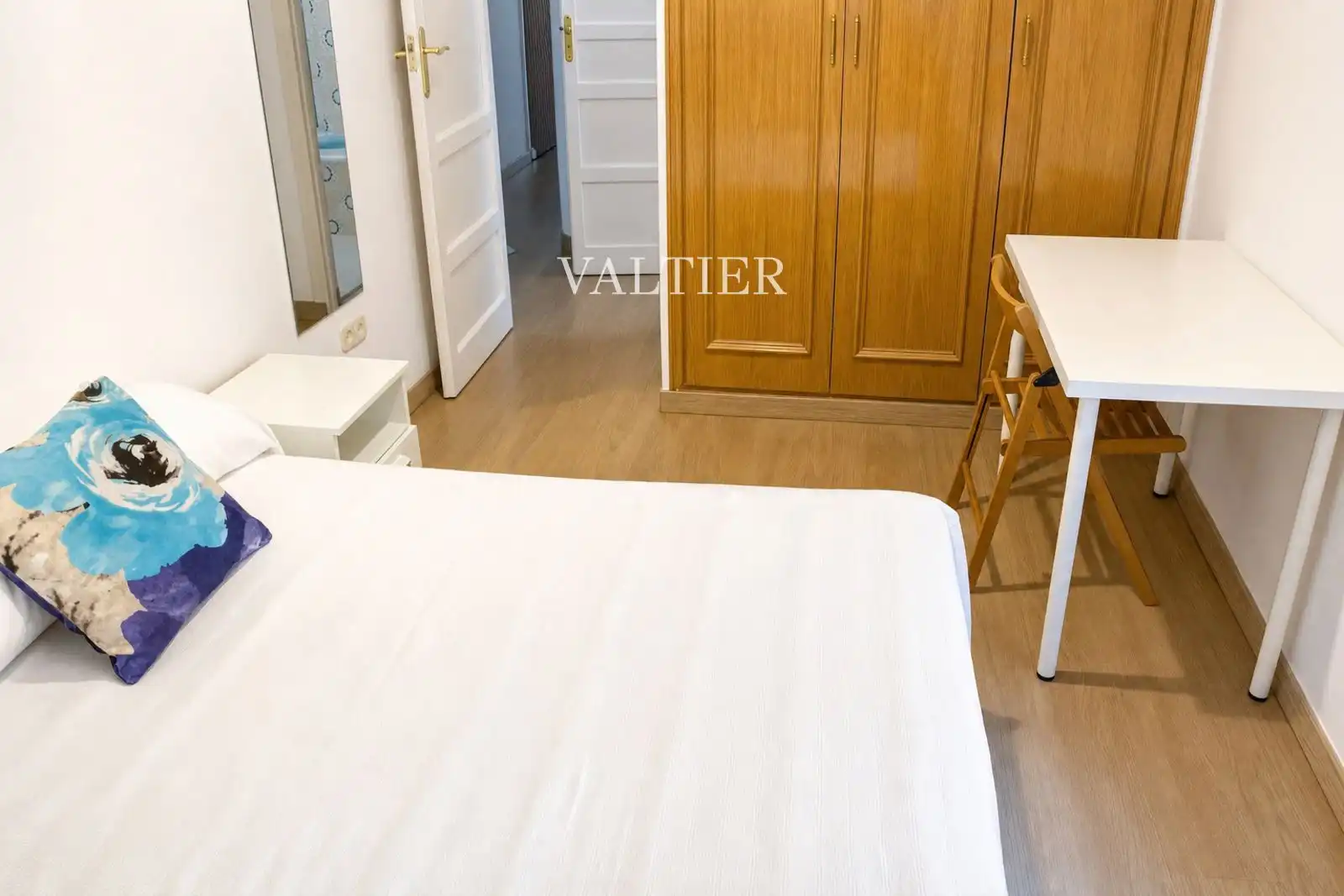 Bedroom of Flat for rent in Madrid  with Air Conditioner, Storage room and Furnished