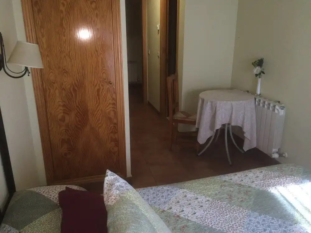 Habitación de Local en venta en El Espinar