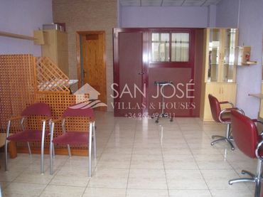 Locale commerciale in affitto a Aspe Centro