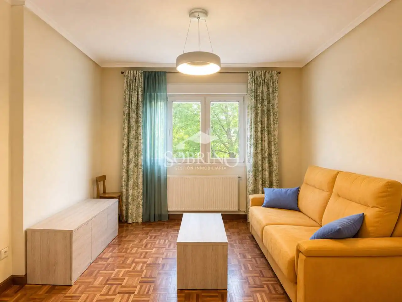 Wohnzimmer von Wohnungen zum Verkauf in Llanes mit Heizung