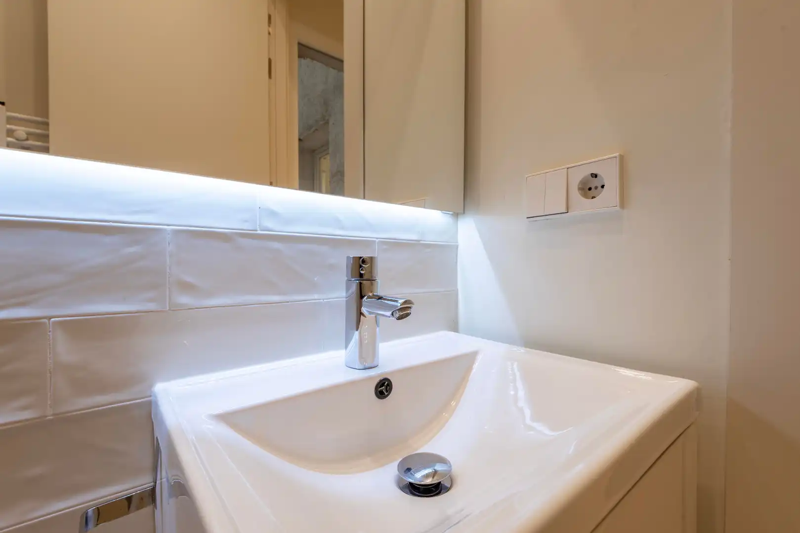 Bathroom of Flat for rent in Madrid  with Air Conditioner, Heating and Parquet flooring