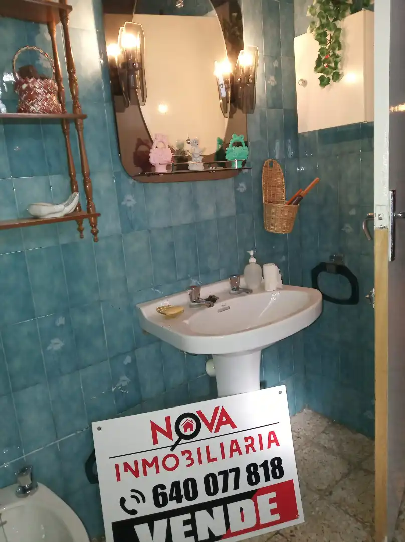 Bathroom of Houses for sale in Don Benito, Badajoz