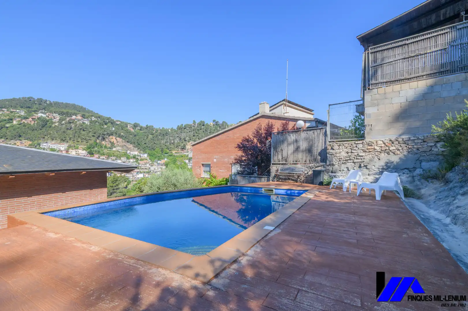 Piscina de Casa o chalet en venta en Vallirana con Aire acondicionado, Calefacción y Jardín privado