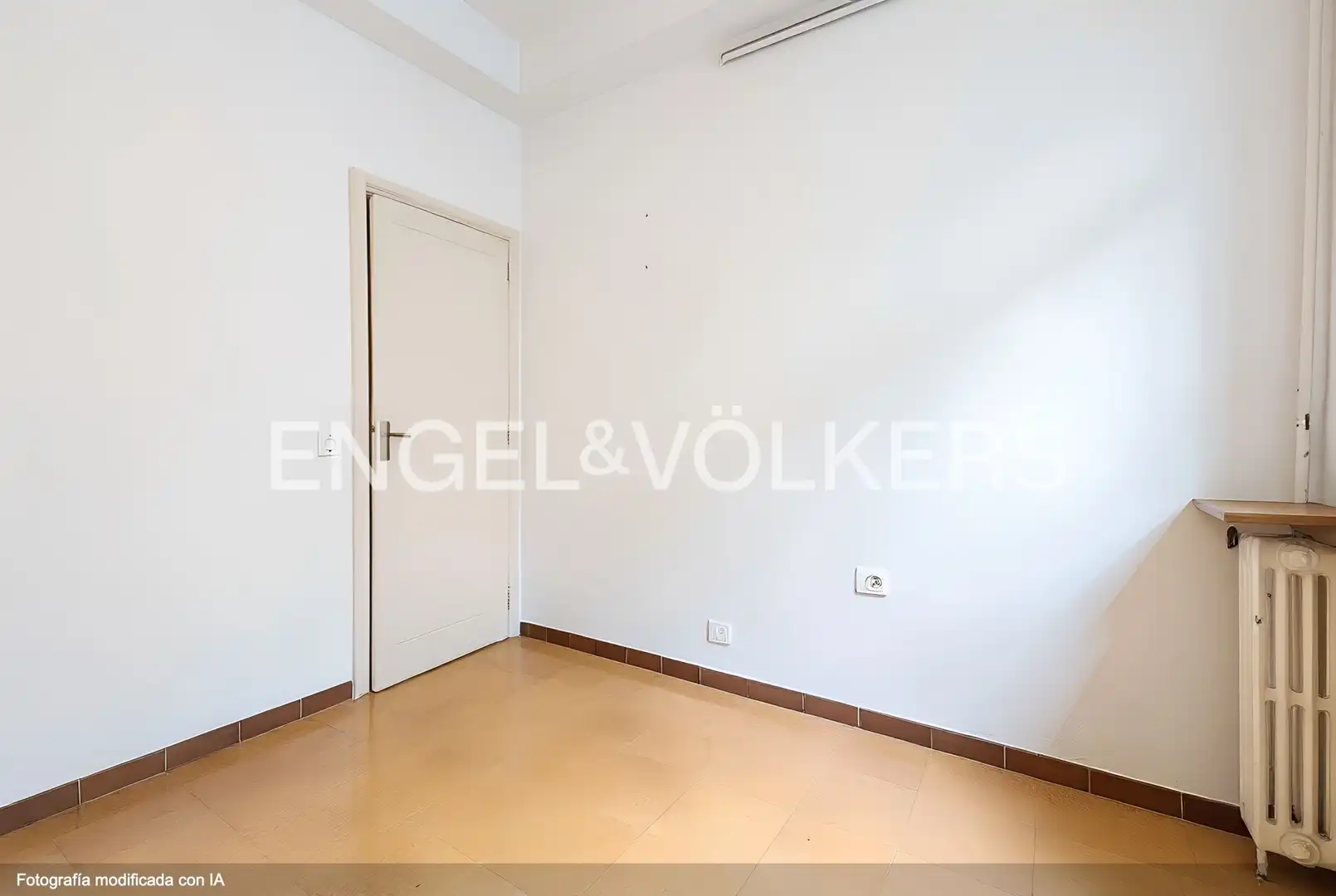 Wohnung zum Verkauf in Barcelona mit Klimaanlage, Heizung und Terrasse