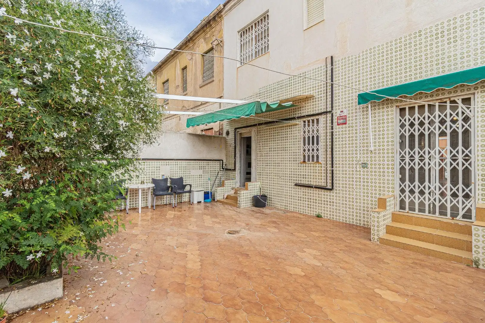 Garten von Einfamilien-Reihenhaus zum Verkauf in Cartagena mit Privatgarten, Abstellraum und Balkon