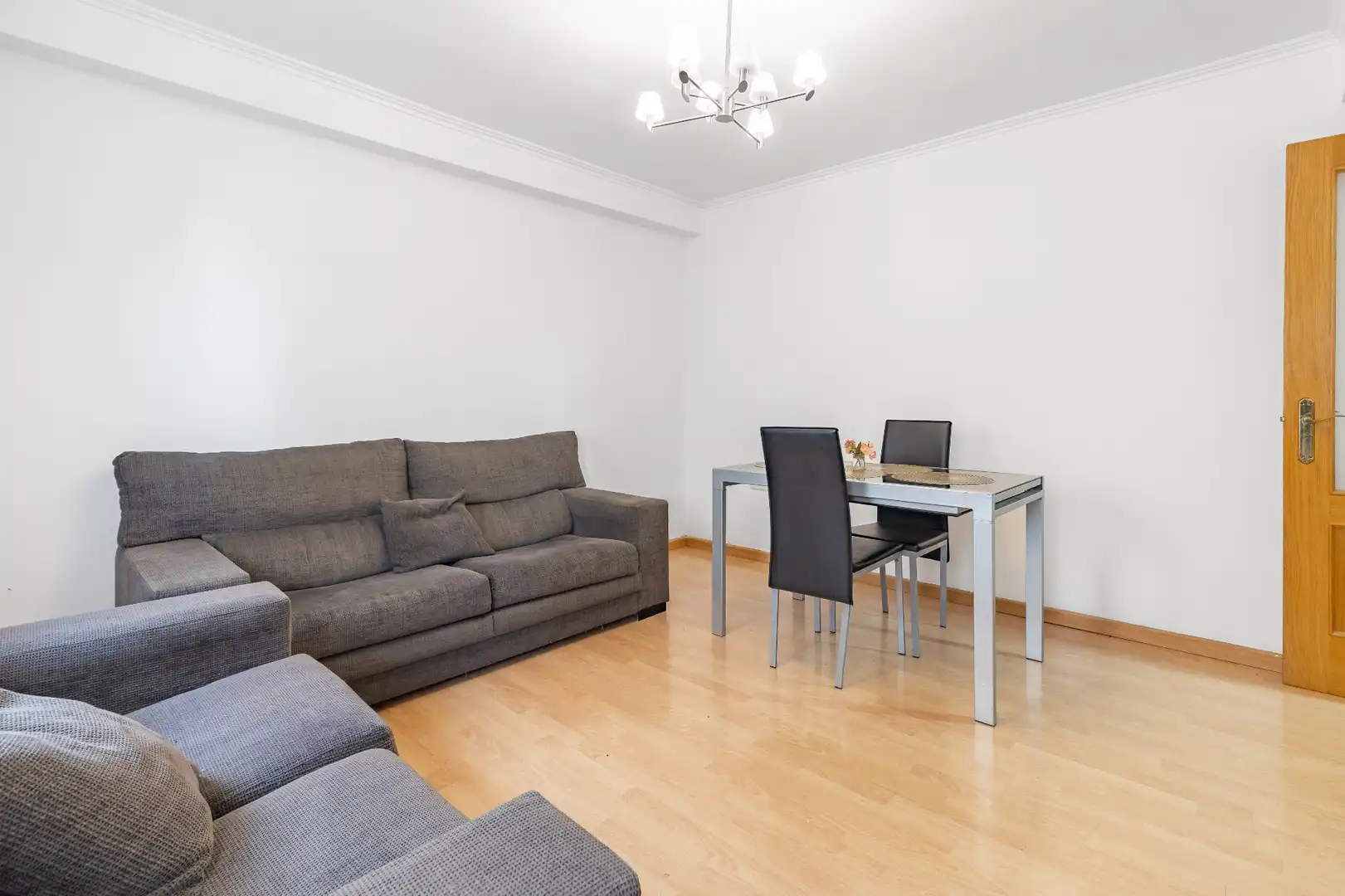 Sala d'estar de Pis en venda en Valencia amb Aire condicionat, Parquet i Moblat
