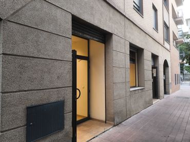Local comercial de lloguer a Villafontana - Estoril I