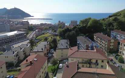 Vista exterior de Pis en venda en Donostia - San Sebastián  amb Calefacció, Parquet i Terrassa