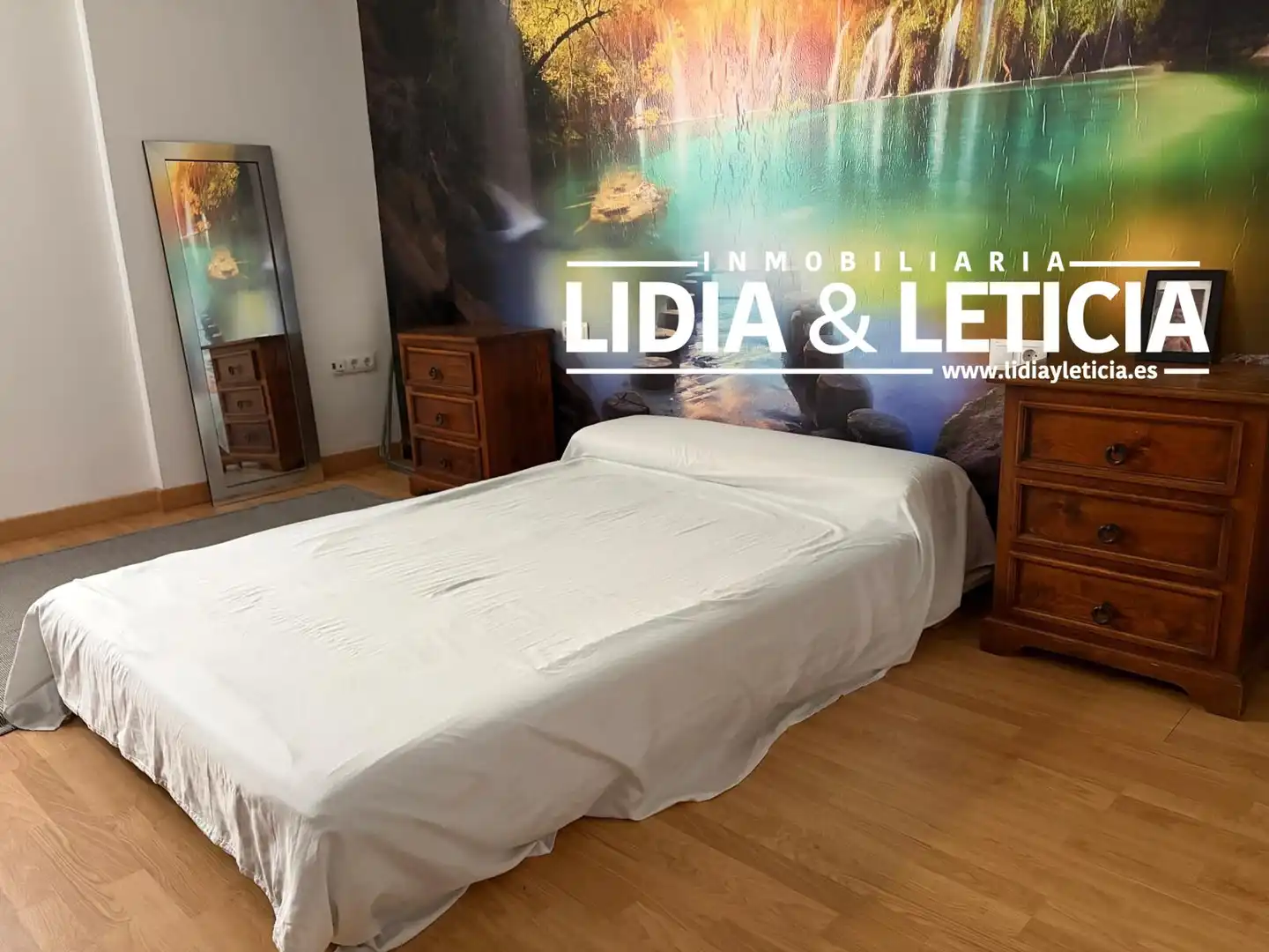 Habitación de Casa o chalet en venta en Alcalá de Guadaira con Jardín privado