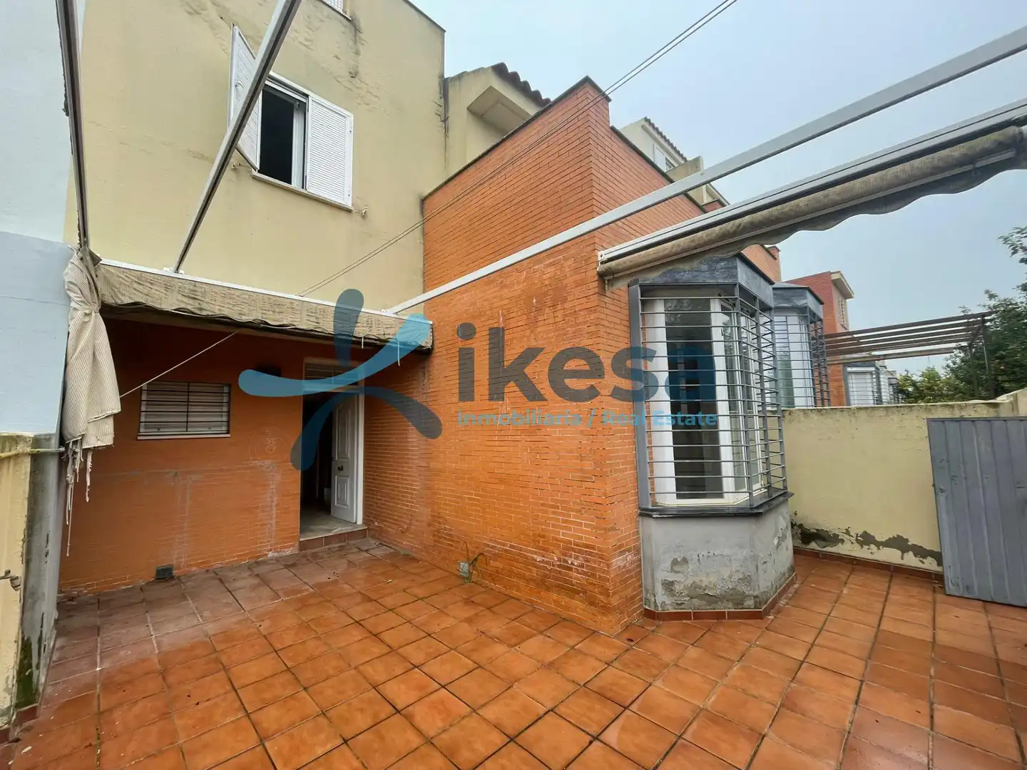 Vista exterior de Casa adosada en venta en Castilleja de la Cuesta con Aire acondicionado