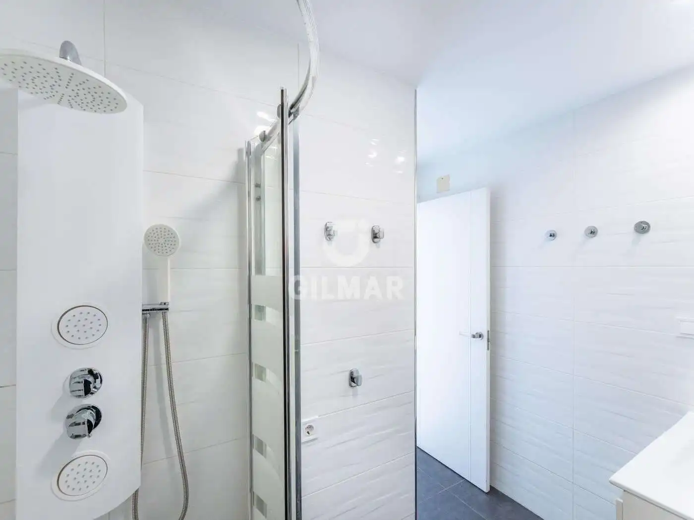 Baño de Piso en venta en Benalmádena con Calefacción y Balcón