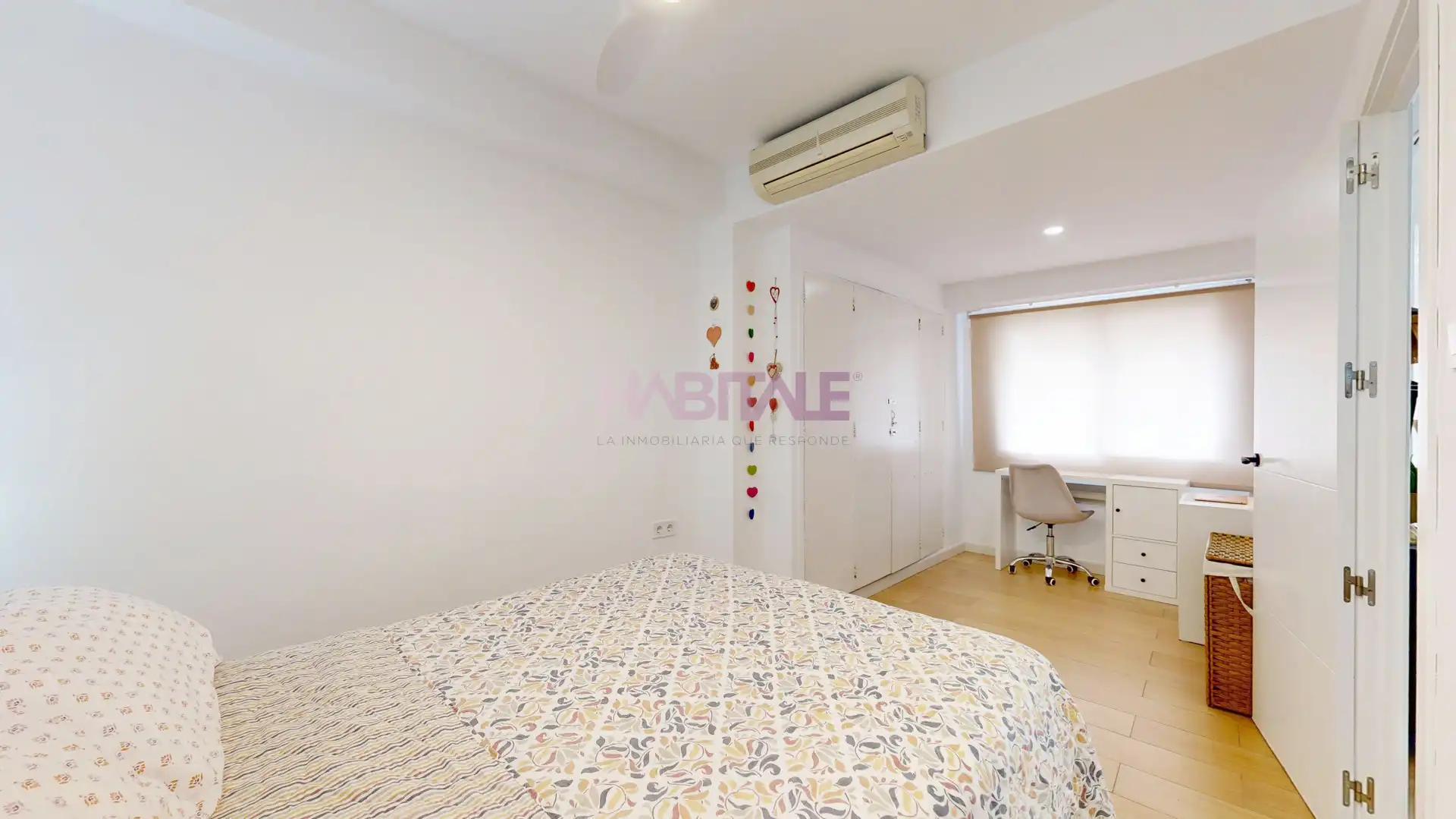 Bedroom of Flat for sale in Torrent  with Furnished