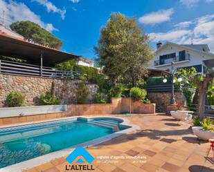 Exterior view of House or chalet for sale in L'Ametlla del Vallès  with Air Conditioner, Heating and Private garden