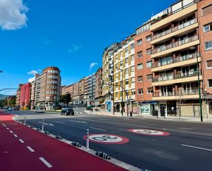 Vista exterior de Pis en venda en Bilbao 