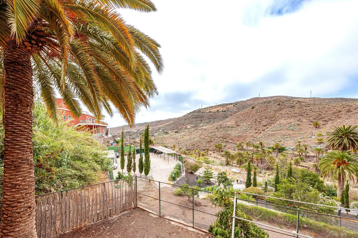 Vista exterior de Casa o chalet en venta en Telde con Jardín privado, Terraza y Piscina