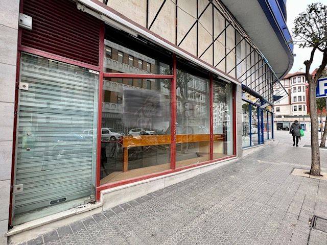Local comercial en Alquiler en San Pedro de Deusto - La Ribera