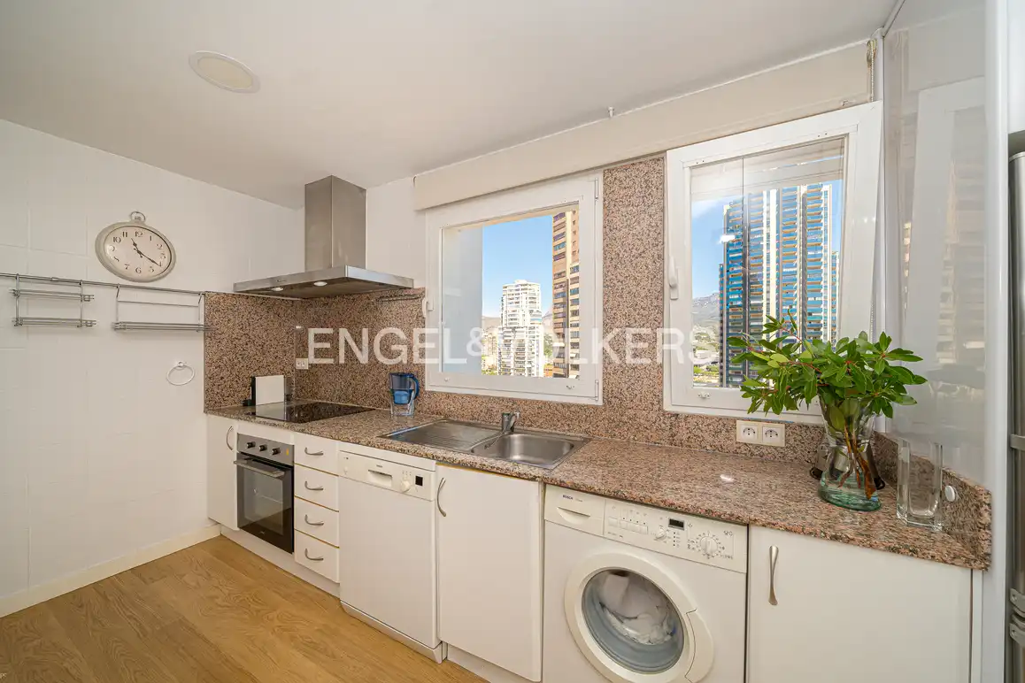 Vista exterior de Apartamento en venta en Benidorm con Aire acondicionado, Trastero y Amueblado