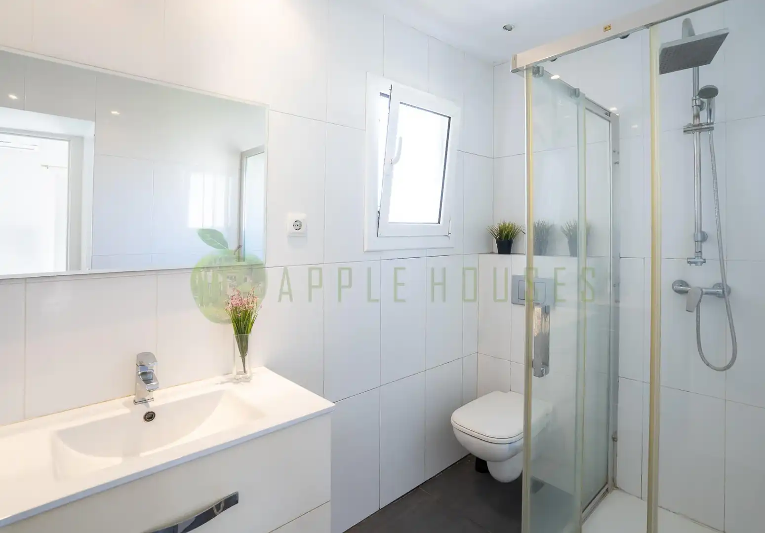 Bathroom of Attic for sale in Sitges  with Air Conditioner, Heating and Terrace