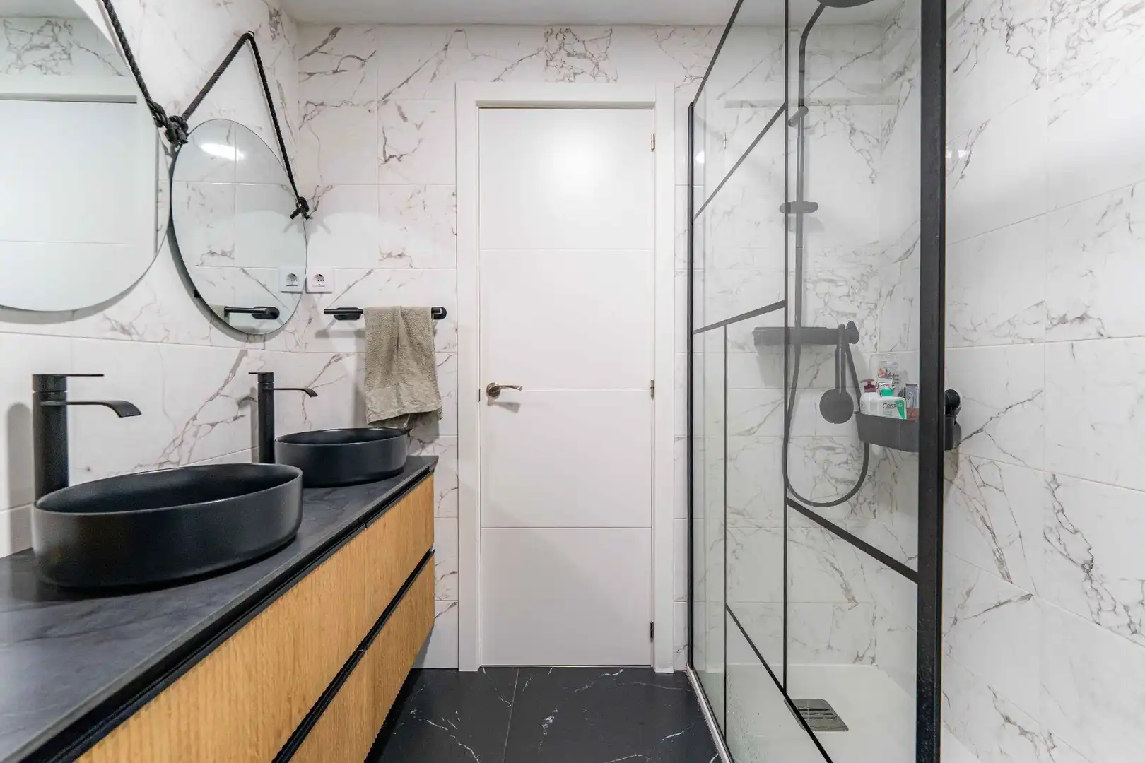Badezimmer von Wohnung zum Verkauf in Fuenlabrada mit Heizung